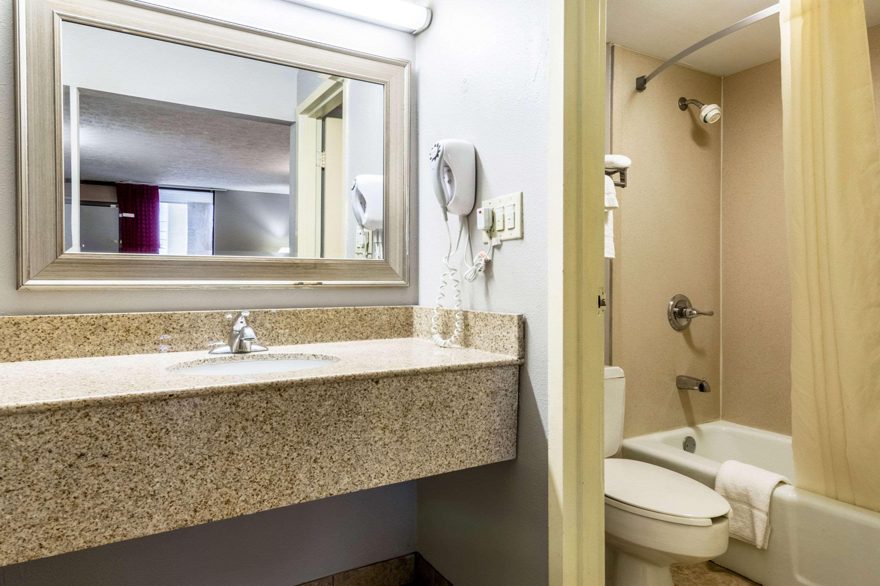 Econo Lodge Seymour Buitenkant foto