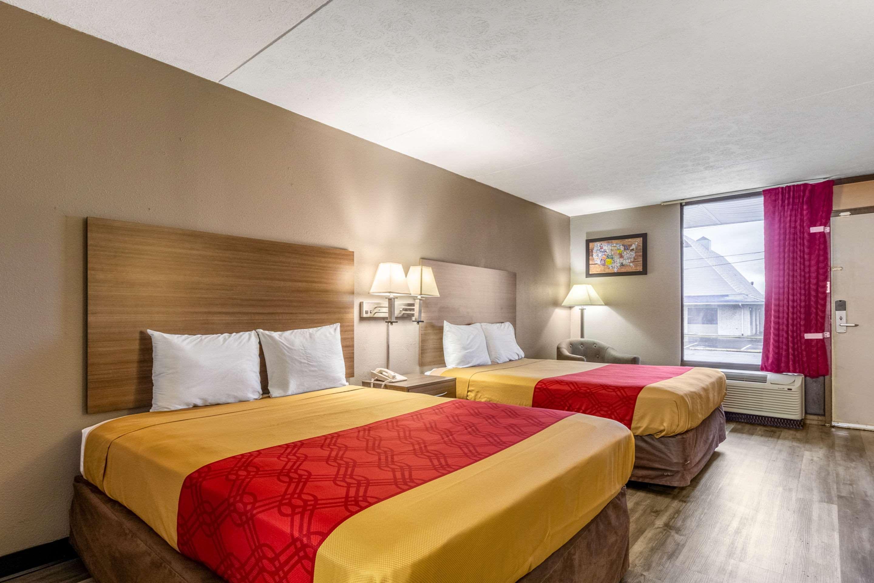 Econo Lodge Seymour Buitenkant foto